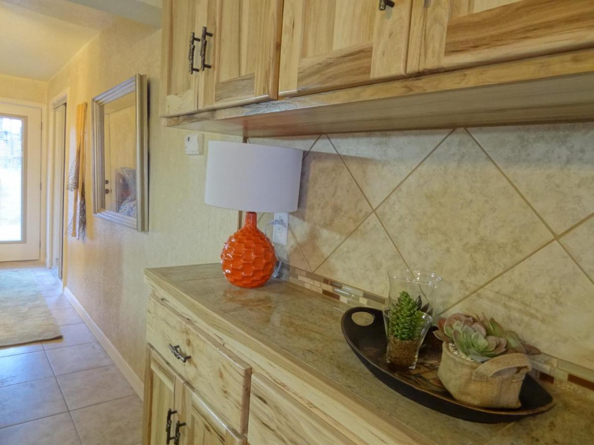 Poolside King Cabana With Full Kitchen, King Bed, Sleeper Sofa And Pool Access, Hotel Room Mount Ida Εξωτερικό φωτογραφία